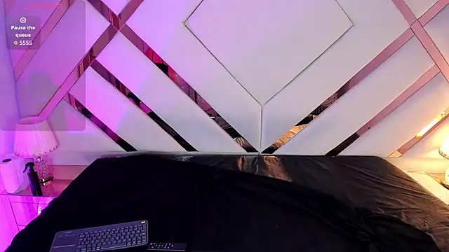 Nia Crawford online show from 03/01/26, 03:41