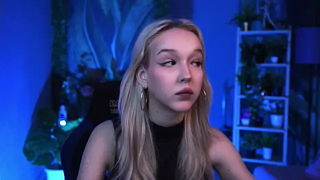 MaoqiBeverly online show from 02/23/26, 05:54