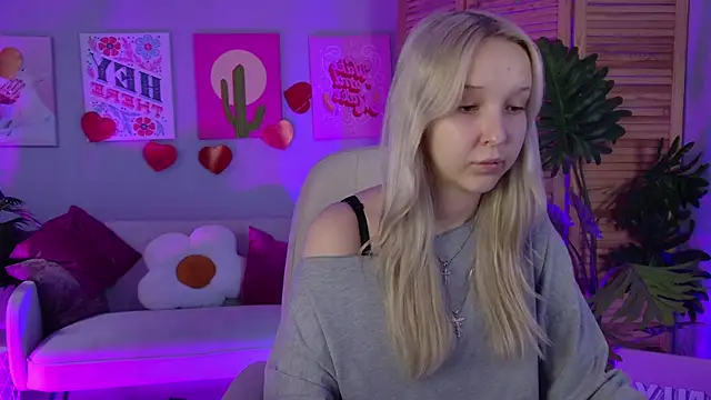 MaoqiBeverly online show from 04/16/26, 08:04