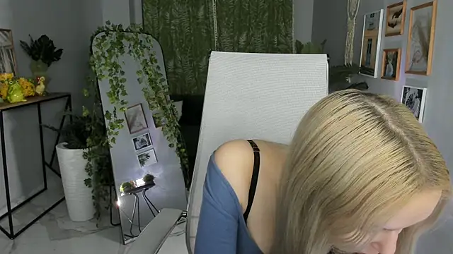 MaoqiBeverly online show from 04/21/26, 05:58