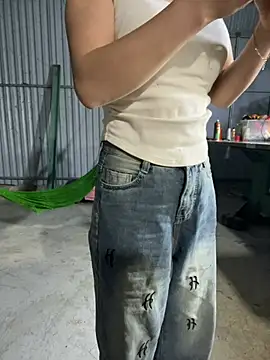 Snapshot of susin-beo chatting on 02/04/26, 01:28 susin-beo online show from 02/04/26, 01:28