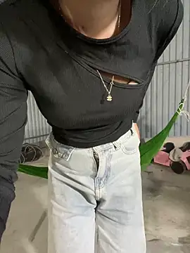 Snapshot of susin-beo chatting on 02/05/26, 01:49 susin-beo online show from 02/05/26, 01:49