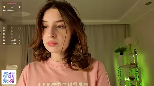 Snapshot of LeanneDinkle chatting on 02/14/26, 04:53 LeanneDinkle online show from 02/14/26, 04:53