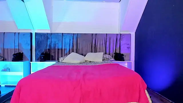 Flakiss 18 online show from 02/11/26, 11:26