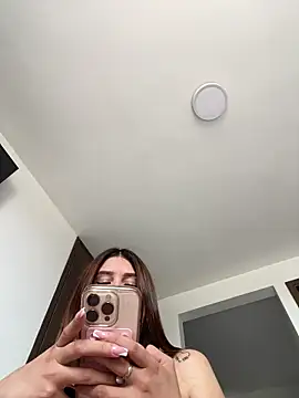 Snapshot of alison_parkerr26 chatting on 02/21/26, 07:15 alison parkerr26 online show from 02/21/26, 07:15