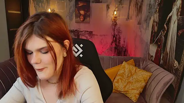 Snapshot of EllieFoxy chatting on 02/18/26, 09:44 EllieFoxy online show from 02/18/26, 09:44