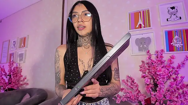 Ashley Blum  online show from 03/20/26, 01:05