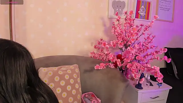 Ashley Blum  online show from 04/23/26, 11:42