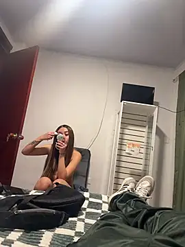 Snapshot of joeandlove chatting on 02/13/26, 12:06 joeandlove online show from 02/13/26, 12:06