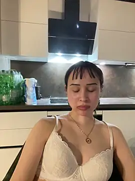 Just-Lilly online show from 04/01/26, 06:05