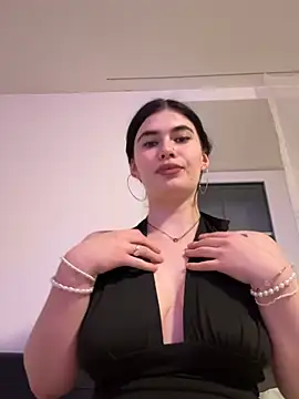 Snapshot of Evie-Moore chatting on 02/26/26, 10:53 Evie-Moore online show from 02/26/26, 10:53