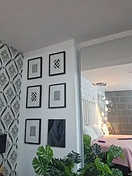 Snapshot of Eva_Monroes chatting on 02/16/26, 01:24 Eva Monroes online show from 02/16/26, 01:24