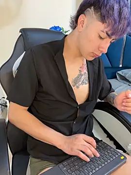 Snapshot of AlexanderCollman2 chatting on 02/04/26, 08:25 AlexanderCollman2 online show from 02/04/26, 08:25