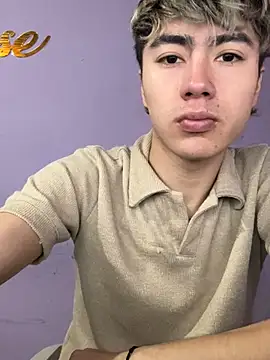 AlexanderCollman2 online show from 04/20/26, 02:03