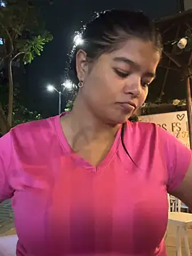 Snapshot of moonhelen chatting on 05/22/26, 01:57 moonhelen online show from 05/22/26, 01:57