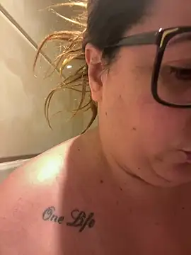 Snapshot of JasmineGlow7 chatting on 02/13/26, 04:03 JasmineGlow7 online show from 02/13/26, 04:03