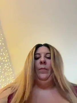 Snapshot of JasmineGlow7 chatting on 02/21/26, 02:51 JasmineGlow7 online show from 02/21/26, 02:51