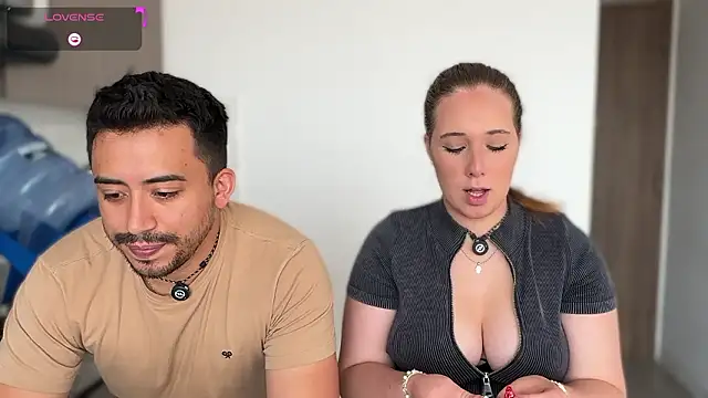 Snapshot of Sofii_n_Diego chatting on 02/09/26, 09:19 Sofii n Diego online show from 02/09/26, 09:19