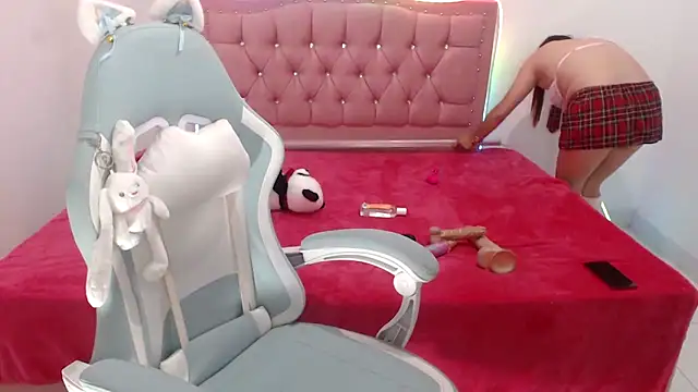 snowhot-69 online show from 03/21/26, 12:37