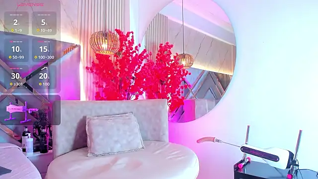 Snapshot of EmmaLovve chatting on 02/19/26, 02:29 EmmaLovve online show from 02/19/26, 02:29