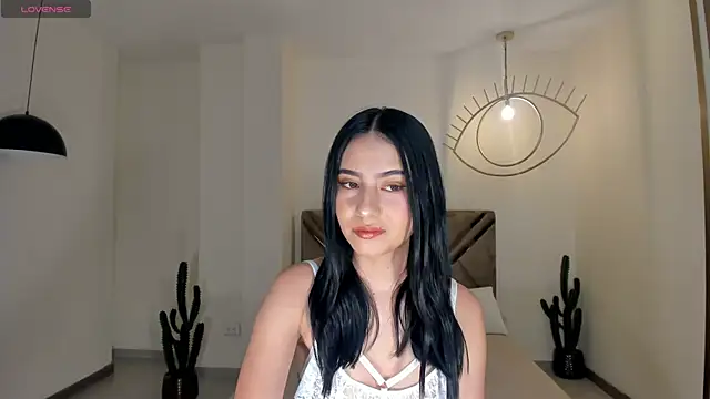 LucieMartin online show from 04/21/26, 07:28