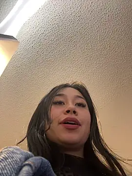 Snapshot of SavageBond_ chatting on 02/16/26, 05:47 SavageBond online show from 02/16/26, 05:47