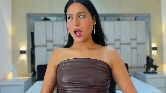 ValeryCooper18 online show from 02/16/26, 06:48