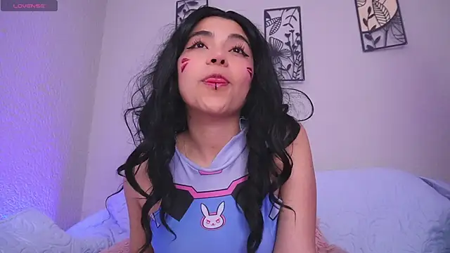 loveegirll1 online show from 04/24/26, 07:22