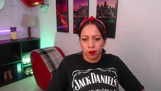 Snapshot of Milfangel1 chatting on 02/05/26, 07:07 Milfangel1 online show from 02/05/26, 07:07