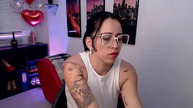 Snapshot of Milfangel1 chatting on 02/10/26, 07:07 Milfangel1 online show from 02/10/26, 07:07