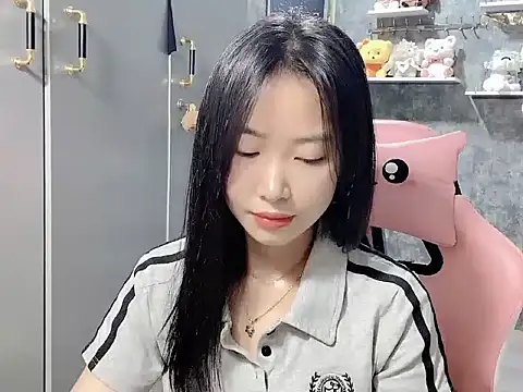 Linne6789 online show from 04/23/26, 07:09