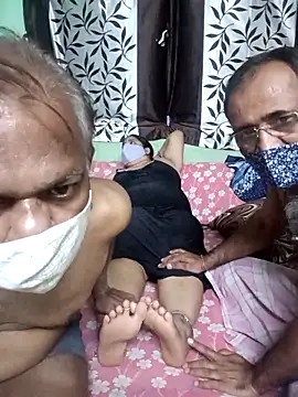 HoneyHush online show from 02/28/26, 05:47