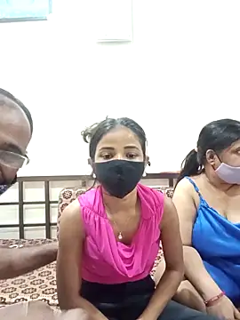 HoneyHush online show from 04/11/26, 08:40