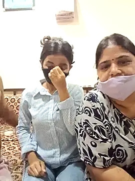 HoneyHush online show from 04/24/26, 09:23