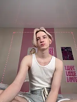 Snapshot of Ron_Vilss chatting on 02/12/26, 04:29 Ron Vilss online show from 02/12/26, 04:29