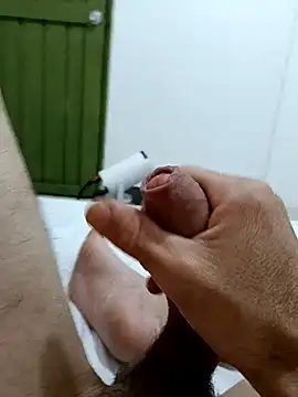 Snapshot of elvergon8721 chatting on 02/10/26, 12:53 elvergon8721 online show from 02/10/26, 12:53