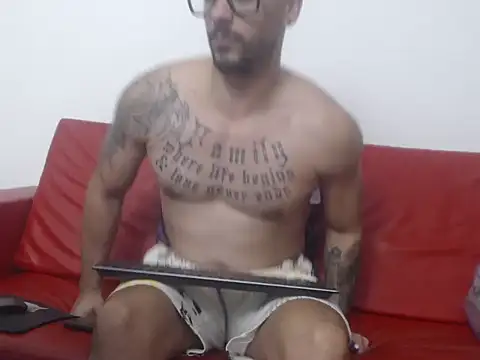 RyanxCole online show from 04/23/26, 01:57