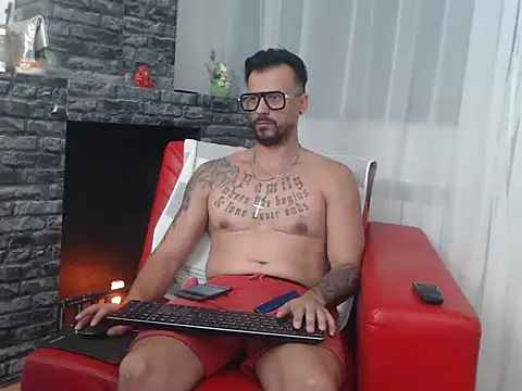 Snapshot of RyanxCole chatting on 06/16/26, 01:36 RyanxCole online show from 06/16/26, 01:36
