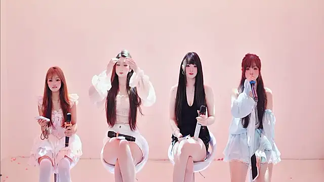 Snapshot of CC-0606 chatting on 02/03/26, 09:47 CC-0606 online show from 02/03/26, 09:47