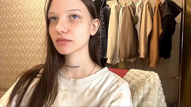 Snapshot of LumPetal chatting on 02/15/26, 07:51 LumPetal online show from 02/15/26, 07:51