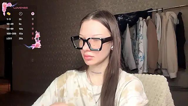 Snapshot of LumPetal chatting on 02/25/26, 05:28 LumPetal online show from 02/25/26, 05:28