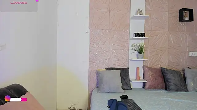 RebecaBlack  online show from 04/10/26, 07:18