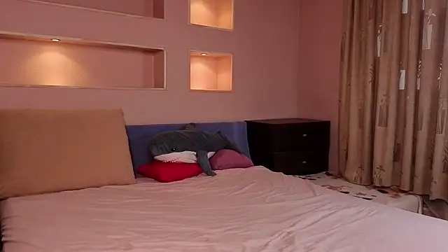 ElizaPizza online show from 04/12/26, 02:44