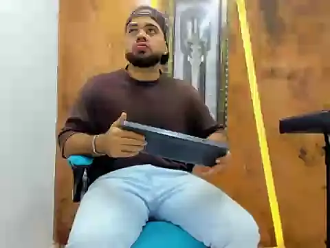 Snapshot of Chris_Evans22 chatting on 02/08/26, 04:21 Chris Evans22 online show from 02/08/26, 04:21