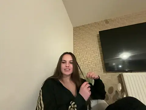 Snapshot of alixxxm7 chatting on 02/23/26, 09:34 alixxxm7 online show from 02/23/26, 09:34