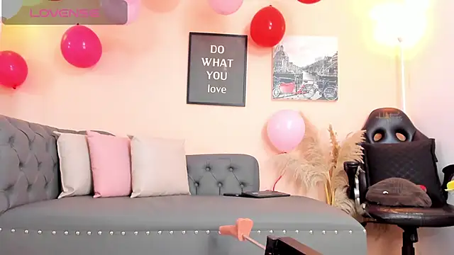 Snapshot of victoriazans chatting on 02/10/26, 04:05 victoriazans online show from 02/10/26, 04:05