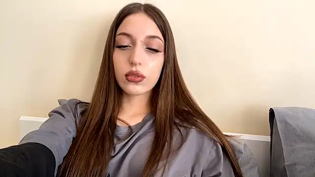 CutieWorm online show from 02/05/26, 11:15