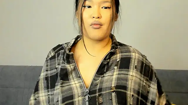 Snapshot of luna_yum chatting on 02/09/26, 06:12 luna yum online show from 02/09/26, 06:12