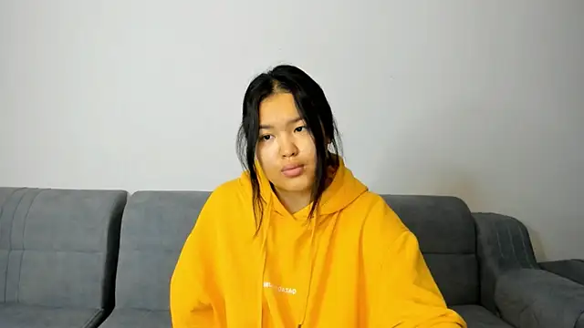 Snapshot of luna_yum chatting on 02/17/26, 07:20 luna yum online show from 02/17/26, 07:20