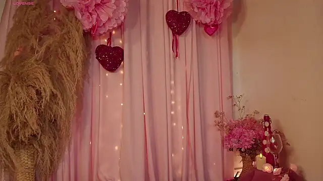 Snapshot of Sharlotte__1 chatting on 02/14/26, 12:24 Sharlotte 1 online show from 02/14/26, 12:24